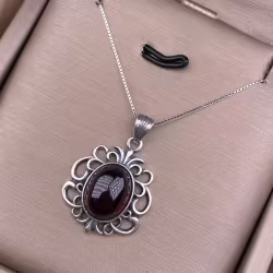 Hollowed out Floral Pattern Garnet Necklace