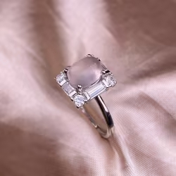 Luxurious Rose Quartz Ring