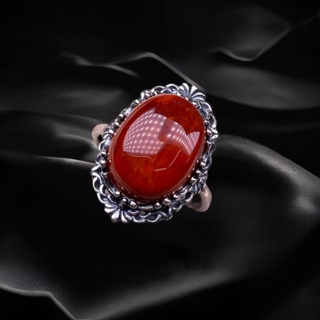 Elegant South Red Agate Ring