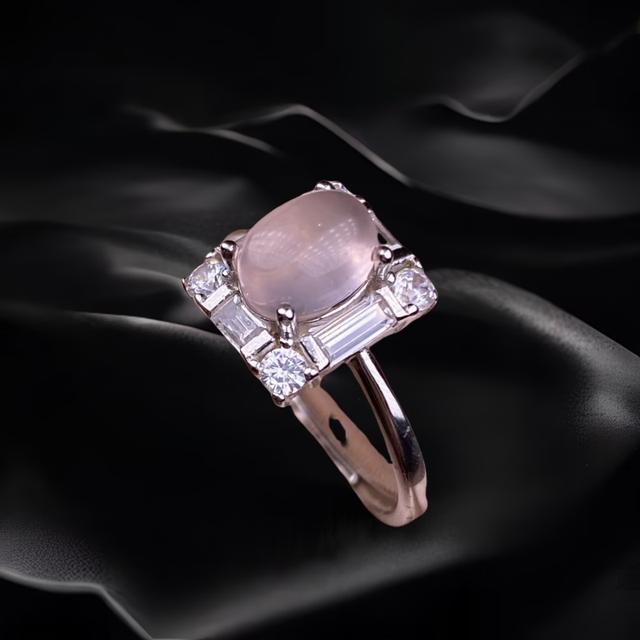 Luxurious Rose Quartz Ring