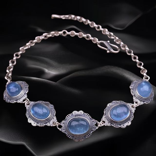 A Silver Set Multi Stone Aquamarine Bracelet