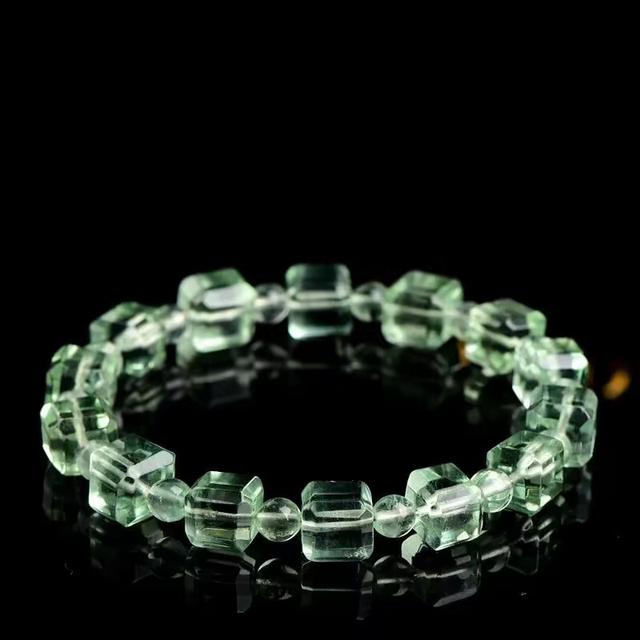 Green Fluorite Sugarloaf Bracelet